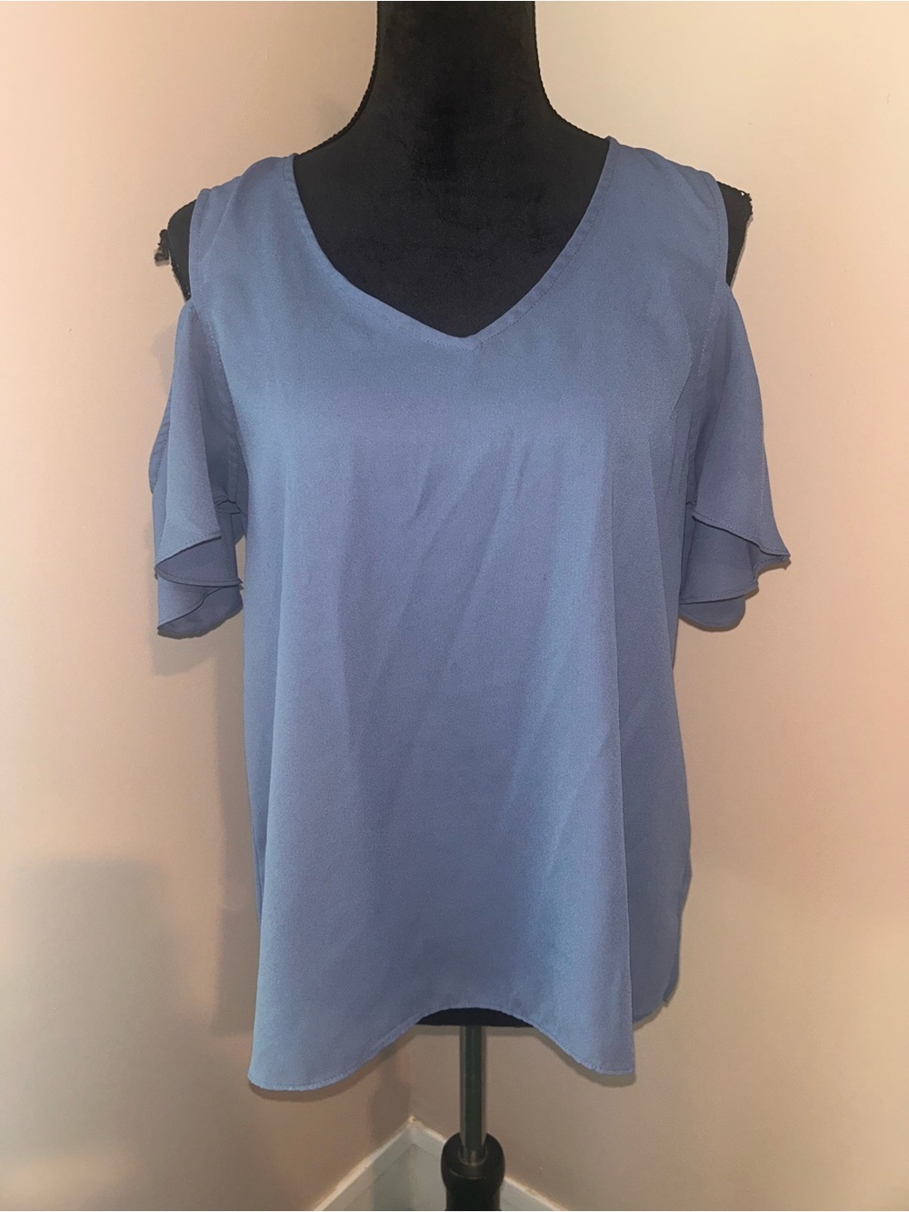 Cold-Shoulder V-Neck Medium Blouse
